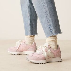 New Balance 327 sneakers